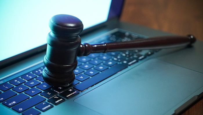 界面快评 | 13人“斗狠”被拘，直播间绝不能沦为流量与底线的角斗场