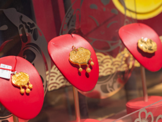 老凤祥拟2400万美元入股迈巴赫奢侈品亚太，拓展高端业务