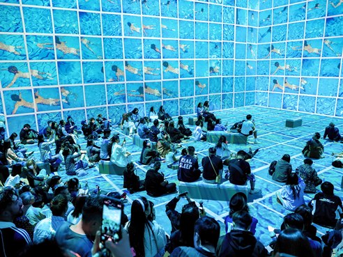 打破陈规，推翻“观看”：大卫·霍克尼首个数字艺术展登陆上海