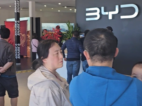 【出海头条】石油危机放大中国电动车优势，靠的不仅是性价比