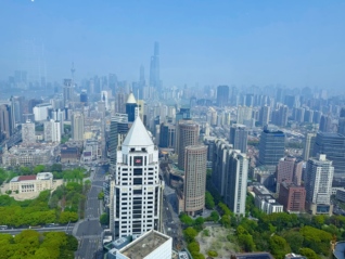 上海第三轮土拍收金72亿，徐汇区热门地块82轮竞价后被招商蛇口拿下