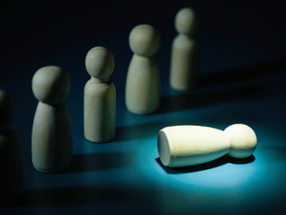 界面快评 | 司法判例为AI替代划红线，莫让劳动者独自承担“技术革命”风险