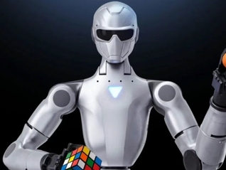 宇树发布只有上半身的人形机器人，高管否认熊猫机器人抄袭魔法原子