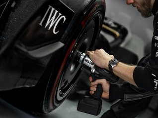 浪琴表庆祝祖鲁时间腕表问世100周年，宇舶表Big Bang系列走过20个年头｜当月腕表