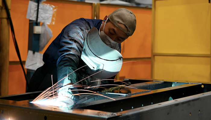 PMI,季节性因素;市场需求;4月;制造业PMI;小幅回落